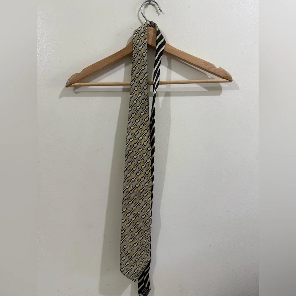 Versace Yellow and Black Patterned Silk Tie with Diagonal Back Stripe